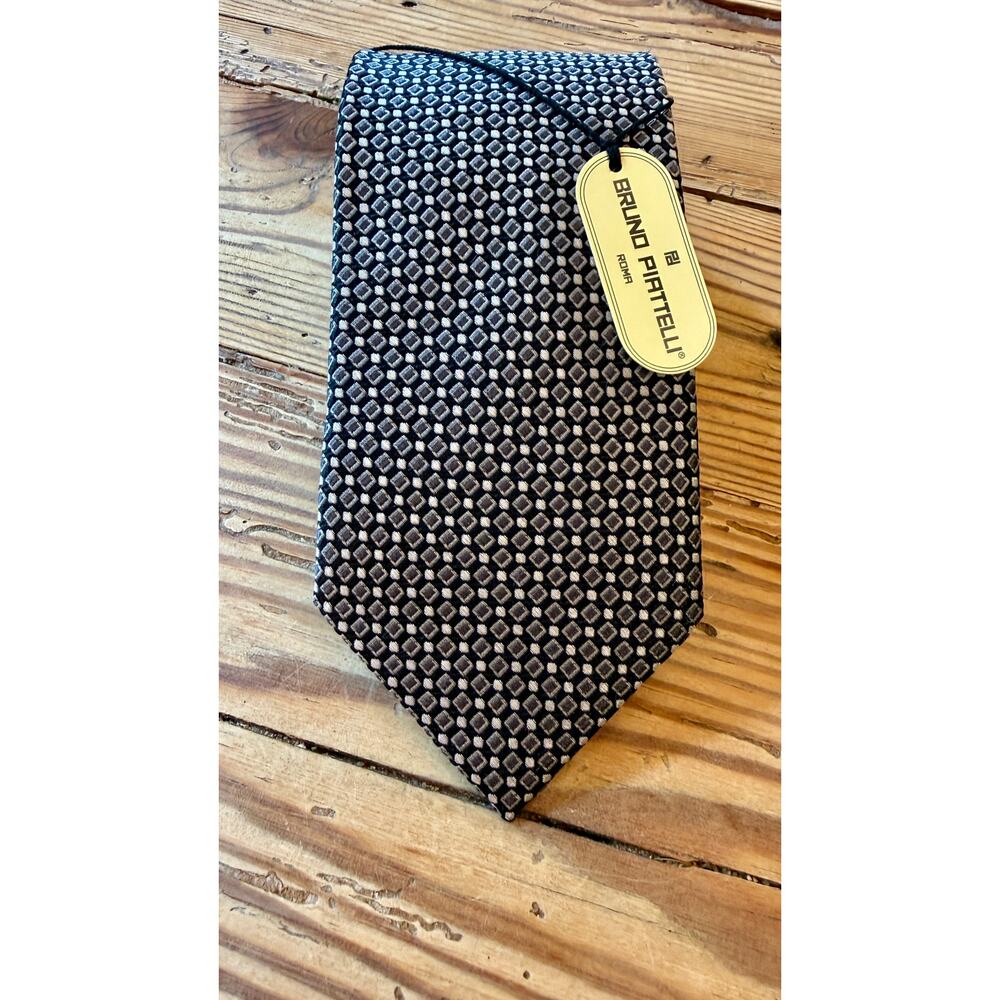 Bruno Piattelli Made Italy 100% Silk Black Silver Geometric Designer Tie NWT